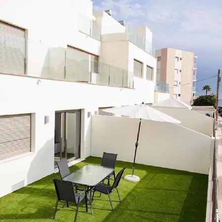 Tierra Marina Bajo Con Jardín *